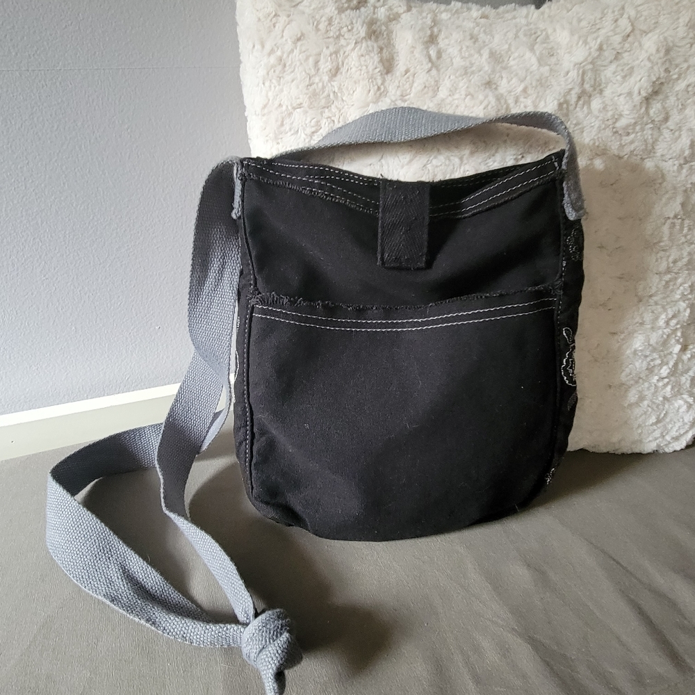 Thirty-one canvas crossbody